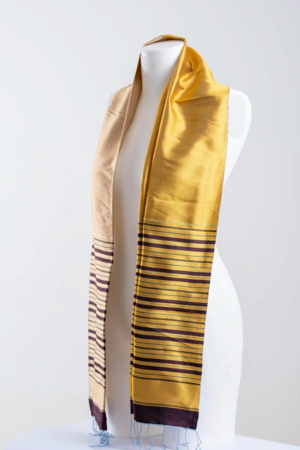 Echarpe en soie  jaune doré et sable clair